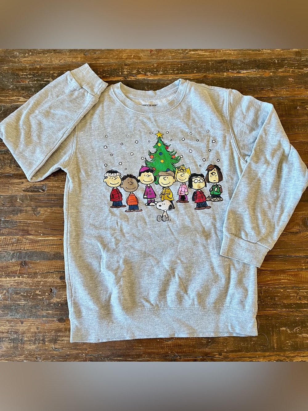 🎄Peanuts Gray Kids Holiday Crewneck Sweatshirt with Tree & Characters 🎄 Sz L
